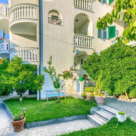 Apartmani Vukicevic Vodice Eksteriør billede