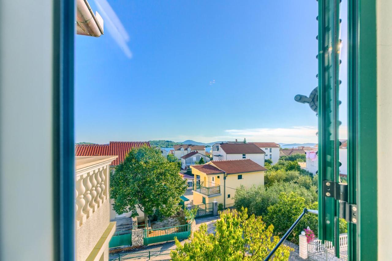 Apartmani Vukicevic Vodice Eksteriør billede